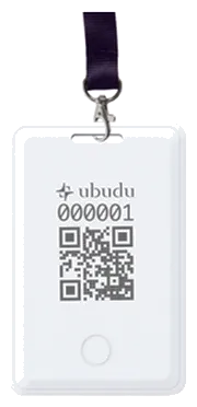 Ubudu Hybrid Tag 4.0 Slim, uma tag de cartão num porta-crachás